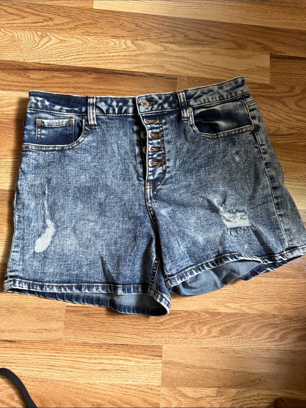 Indigo Rein Distressed Button-Front Jean Shorts - Blue